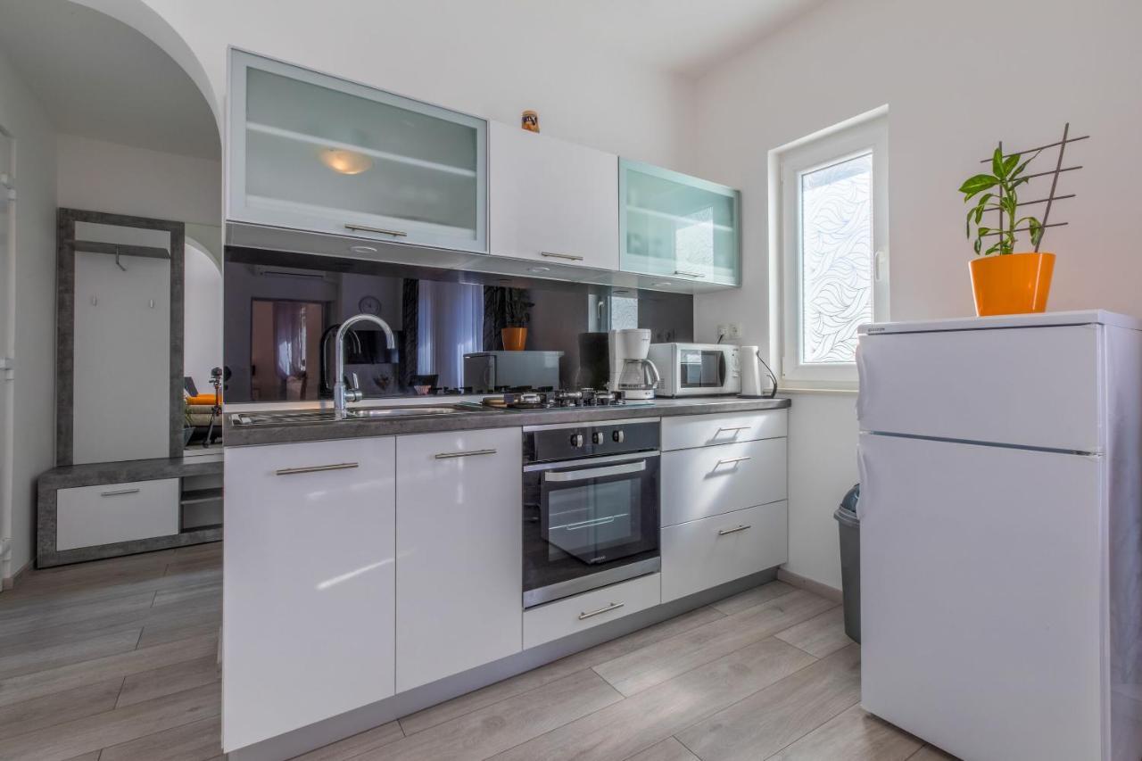 Apartment Lucija