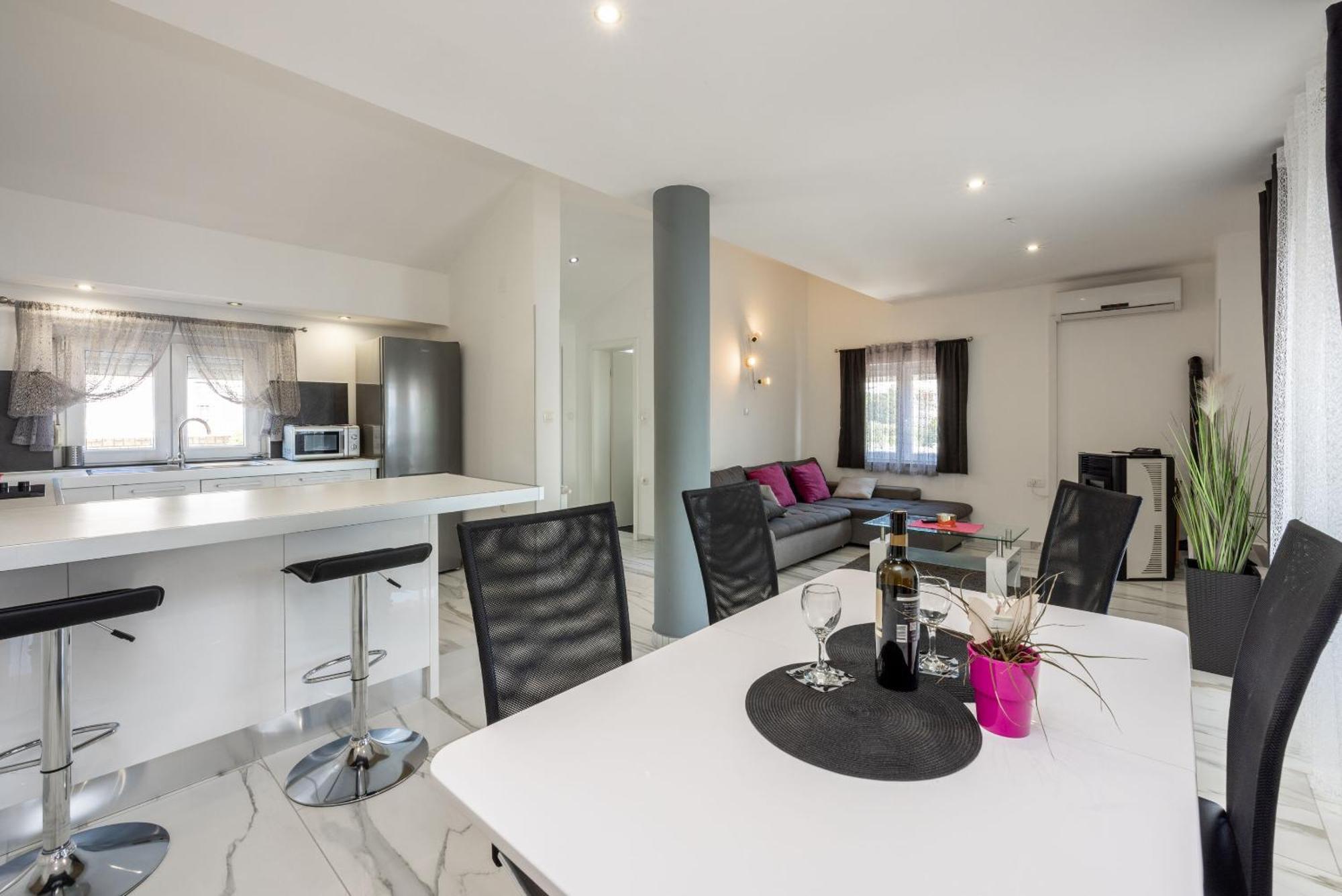 Lucija Apartment Crikvenica