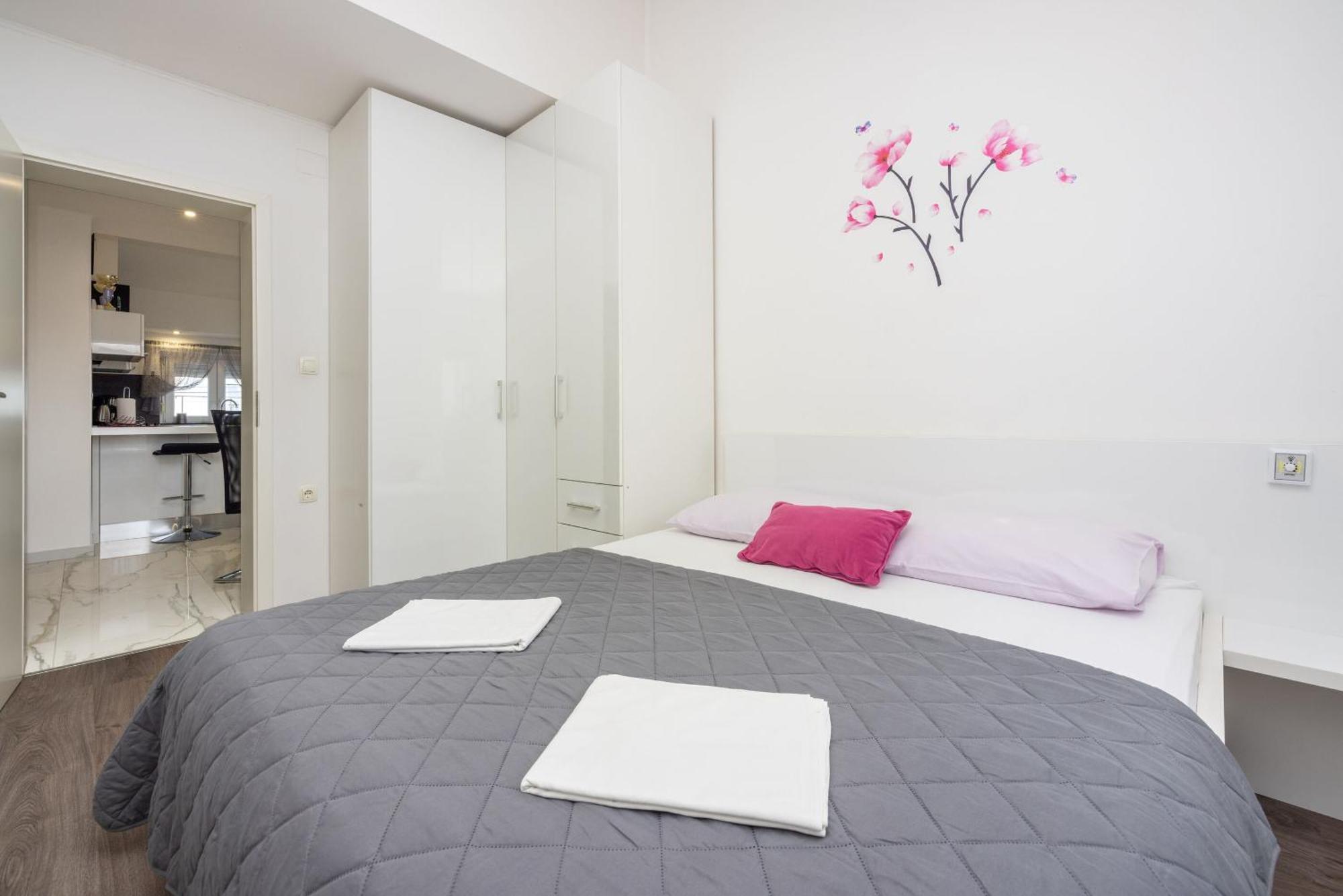 Apartment Lucija *
