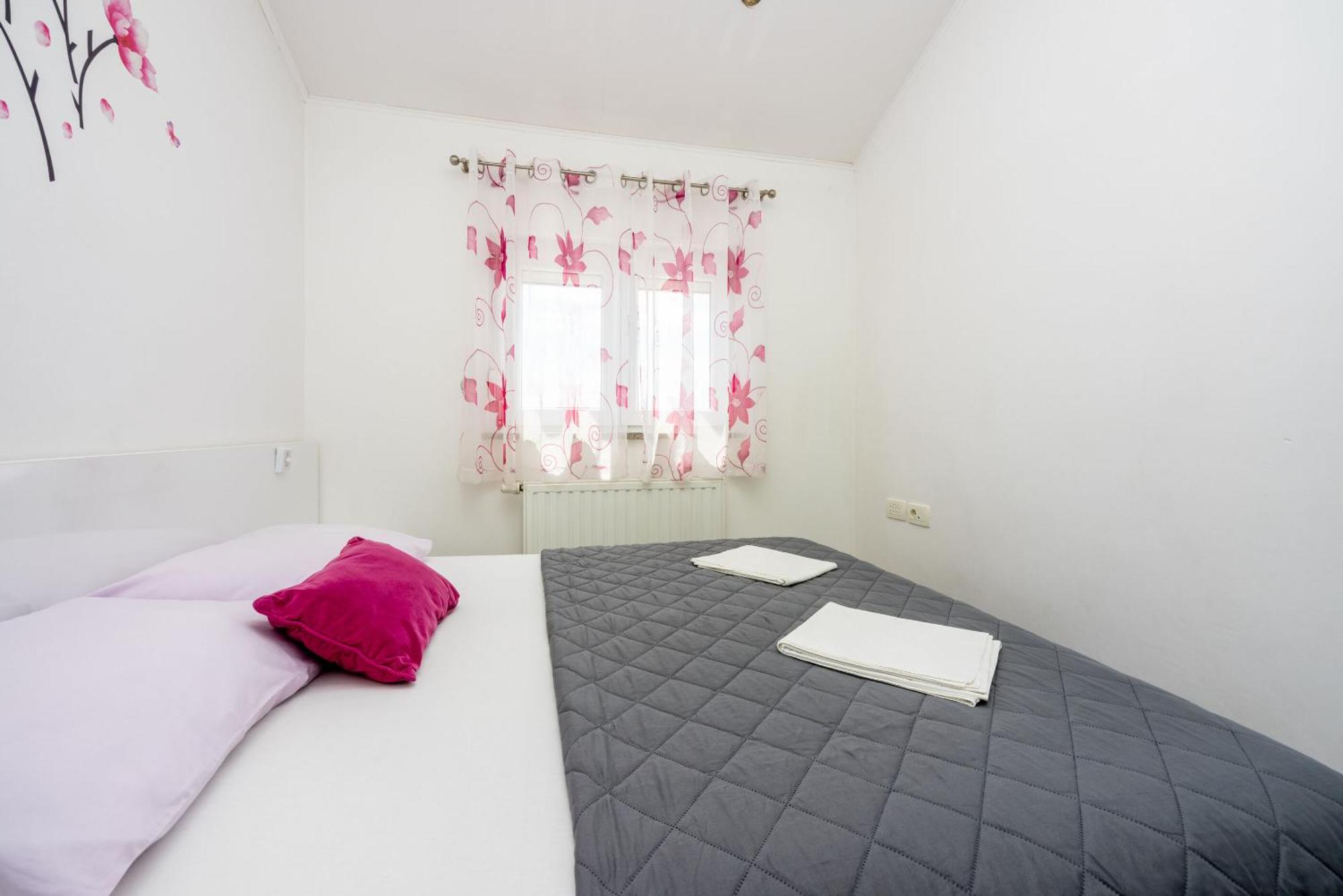Lucija Apartment *